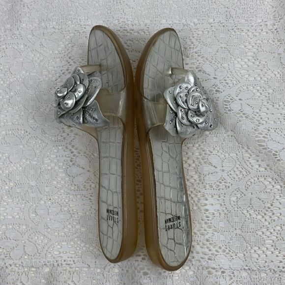 Stuart Weitzman Sandals Silver Clear Jelly Rose Accents thong toe Size 8 Slip on - Picture 11 of 13